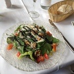 Les Quinze Nits - ランチメニュー（10.5€）前菜のサラダとパン