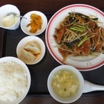 ザ・肉餃子 四川厨房 - レバニラ定食　780円？