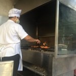 SOMBOON SEAFOOD - 外から観える調理場