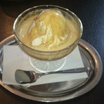 カフェラッテ - アフォガード、ミルクで