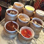 Sofitel Bangkok Sukhumvit - フォーの調味料