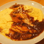 キッチン Oh!Way - 「牛すじシチューかけふわとろオムライス」(サラダ付き)1600円（2012/8）