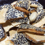 イオン - 細かくきざんだおつまみ用せんべいです・アップ