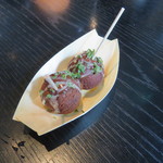 ラ・ボンヌターブル - チョコとラズベリー、たこ焼き風