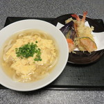うどん処　だし○ - 卵とじ天ぷらうどん