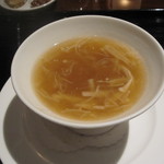 中国料理 カリュウ(ヨコハマ グランド インターコンチネンタル ホテル) - ふかひれとホタテの貝柱のスープ