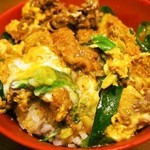 多津屋 - ダブルカレーをご飯の上に乗せて丼にするのも美味しい！！