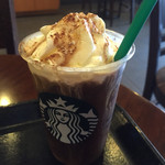 スターバックス・コーヒー - 本日のアイスコーヒー（スターバックス® アイスコーヒー ブレンド）にホイップトッピング