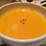コリス - ニンジンのスープ
      めちゃくちゃ濃厚です