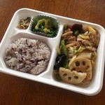 ほっともっと - タニタ監修
豚肉とたっぷり野菜の八宝菜550円336Kcal