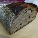 マダムルージュ - カンパーニュ・トラデションのハーフ　330円＋税　‎2015‎年‎6‎月‎12‎日