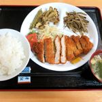 梅の家 - とんかつ定食のアップ