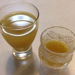 セゾンファクトリー - 左）炭酸割り　右）原液