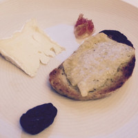 LA TERRE - チーズの盛り合わせ　スイカのジャムを添えて