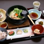 水たき料亭 博多華味鳥 - 【ランチ】博多御膳―一番人気のランチメニュー。お一人でも水炊きをお楽しみ頂けます。