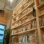 Go Go Round This World! Books＆Cafe - 店内。