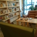 Go Go Round This World! Books＆Cafe - 店内。