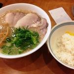 ますたにラーメン - こってり系ですが、一挙に完食できます！！
