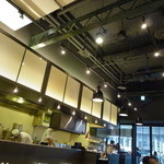 麻膳堂 - スッキリとシンプルでスタイリッシュな店内その1