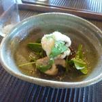 魚菜料理 縄屋 - 揚げ水ナスと太刀魚、ルッコラの胡麻ポン酢がけ