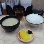 とんかつ檍 蒲田本店 - ご飯、豚汁、お新香、お茶