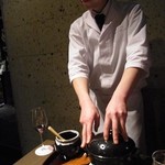 SHARI THE TOKYO SUSHI BAR - 土鍋で運ばれた…