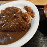 カツカレー　700円