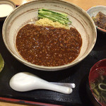 Nomikuidokoro Rei - ジャージャー麺セット