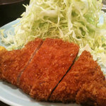 とんかつ定食950円。ボリュームもたっぷり。