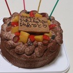 ＰＡＴＩＳＳＥＲＩＥ　Ａｕｘ　Ｒｏｃｈｅｒｓ - バースデーケーキ。生チョコフルーツ5号サイズ