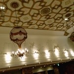 白い恋人パーク  - 無料館内の天井