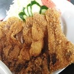 Kikunoya - 「菊乃家定食」の豚カツは筋切りしてないので堅いです(笑)