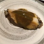 鮨 田なべ - 蒸し鮑の握り