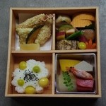 Ootsu Uochuu - 湖浮楽弁当　四角容器２４００円