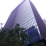 ザ・ラウンジ byアマン - ビルの外観。1階は、みずほBK。