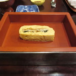 五代目 野田岩 銀座 - お通し　鰻巻　1切れ　540円　少し甘め