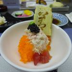 善すし　젠스시 - タップリのイクラ、とびっ子、マグロの上にカニのほぐし身、枝豆、キャビア、そして玉子焼き、お見事です。