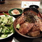 こむ 鶉店