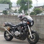 ユニフル コーヒー ボックス - すぐ近所なのにようやくバイクでこれました。