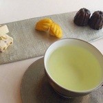 エスキス - お茶菓子