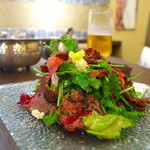 アル ハマル - ラムとパクチーのサラダ