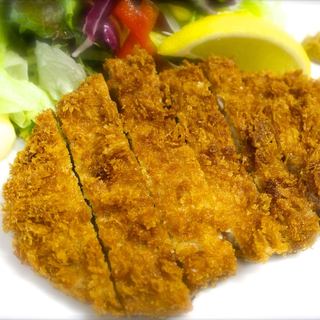 北海道産の上質な脂とやわらかい肉。北見豚を使っています。