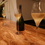 名古屋CHAMPAGNE俱楽部 - KRUG をグラスでいただきました☆