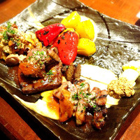 グリエ ジョー - お肉のグリエ盛り合わせ (奥から軍鶏肉・黒毛和牛・金華豚)
