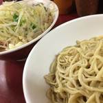 ラーメン二郎 - つけ麺でこの麺の美味しさを堪能する。