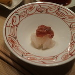 Ginza Sushi Kanesaka - 富山白えびに鯛の肝