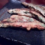 麦庵 - ごまの葉とひき肉のジョン・・・えごまの葉とひき肉のチヂミ。これは美味しい！！