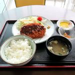 Ebetu Horumon Shokudou - メンチカツ定食（600円）