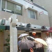 キャトルラパン　神戸三宮 - １１時半過ぎで２順目の行列が