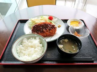 Ebetu Horumon Shokudou - メンチカツ定食（600円）